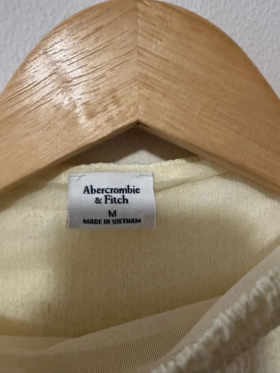 Abercrombie and Fitch Paloma Bubble Knit Top butter Yellow size medium - Picture 4 of 6